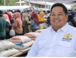 Gerakan Pangan Murah Kadin Sultra Disambut Hangat Warga Pomalaa, Anton Timbang Tegaskan Komitmen Jaga Harga Pangan